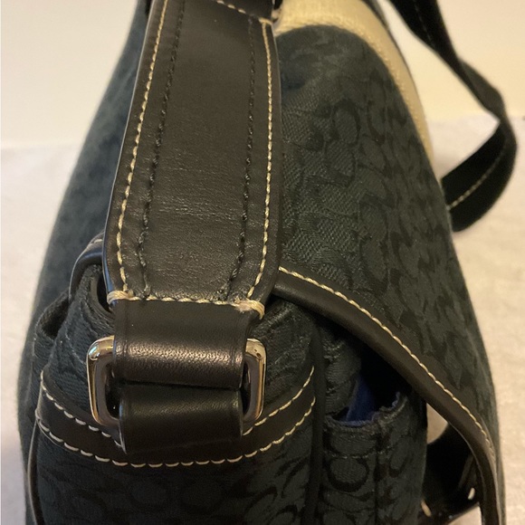 Coach Voyager Messenger Bag - Picture 8 of 8